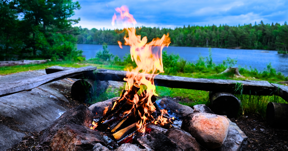 Why Summer Is the Ideal Time to Buy Rural or Off-Grid Property Near Sun Valley Lake, Iowa